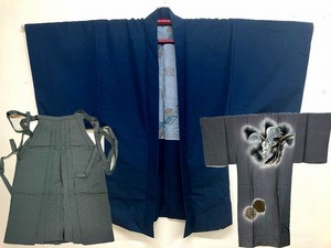 □　紋付袴 着物セット 羽織丈：約90cm 袖丈：約48cm 袖幅：約32cm 裄丈：約64cm 袴丈：約90cm 中古品扱い □