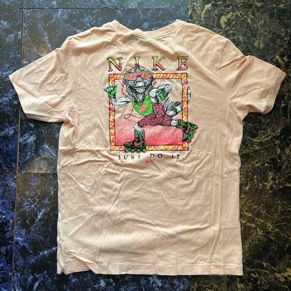 NIKE　ナイキ　イグアナ Tシャツ　アメカジ　薄ピンク　半袖