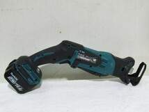 【現状品】○makita　マキタ　充電式レシプロソー　JR144D　DC14.4V　バッテリー×2　充電器あり ブレードおまけ　電気のこぎり O.03.29.E_画像3