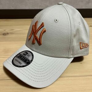 ニューエラ　NEW ERA キャップ　NY ニューヨークヤンキース　ベージュ