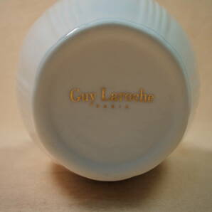 白磁製 ギ・ラロッシュ 花瓶 (訳あり品) 1個  未使用 お洒落 ギラロッシュ ミニサイズ Guy Laroche PARIS 母の日 フラワー アレンジメントの画像5