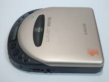 E217C7【中古】 ■ SONY / D-111 / ポータブルCDプレーヤー ■ ソニー / Discman_画像2