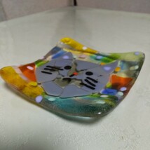 猫　ネコ　ねこ　色　ガラス　手造り　飾りガラス皿　一点物　ユーモラス　12cm四方　インテリア　ガラス工芸品_画像2