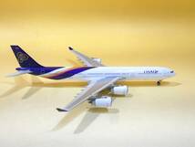 【中古】航空機　フェニックス　1/400　エアバス　AIRBUS　A340-500　HS-TLD　THAI　タイ空港　【模型】J4　S713_画像3