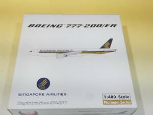 【中古】航空機　フェニックス　1/400　ボーイング　BOEING　777-200/ER　SINGAPOREAIRLINES　9V-SQH　シンガポール空港【模型】J4 S729