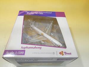 【中古】航空機　1/500　Boeing　ボーイング747-400　　Airbus　エアバスA330-300　2点セット　Thaiタイ　STAR ALLIANCE【模型】J4 S748