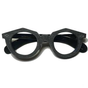 8mm thickness reference price 11 ten thousand LOUVRE - NEWTON glasses black . water cow. angle 4 dots hand made original genuine article Buffalo horn 