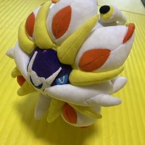 ☆ 難有り☆激安ソルガレオ ポケモンセンター限定 伝説のポケモン ソルガレオ ぬいぐるみ 全高約25cm ポケットモンスターの画像1