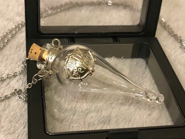 [金属プレート]ガラス瓶 香水瓶 ネックレス ペンダント