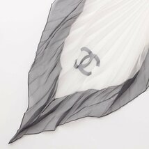 【シャネル】Chanel　シルク カメリア ココマーク プリーツ スカーフ ブラック×ホワイト 【中古】【正規品保証】194637_画像2