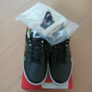 Nike WMNS Dunk Low "Avocado"　アボガド