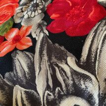 ディオール　スカーフ　花柄　植物文様　グレー系×赤系　約83×82cm_画像9