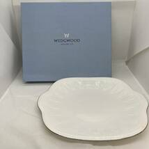 ★☆ウエッジウッド コロシアム 26cm プレート 白磁器 WEDGWOOD COLOSSEUM B&B 皿 イギリス #17665☆★_画像1