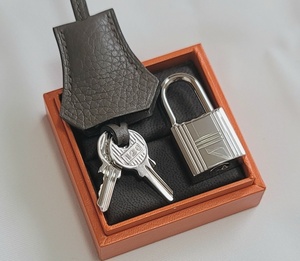 シール付未使用★エルメス HERMES クロシェット カデナ KEY パドロック 鍵 シルバーキー 120 南京錠 バーキン ケリー ボリード かぎ　カギ