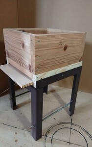 * Japan molasses bee multi-tiered food box type nest box. iron made . pcs * under from photograph photographing, inside .. comfort *28 type correspondence * inside size approximately 31.5cm angle * height approximately 32cm*