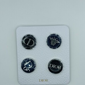 a 未使用 格安 Christian Dior クリスチャンディオール ノベルティ ピンバッチ 箱付き 非売品 限定 希少 ブローチの画像3