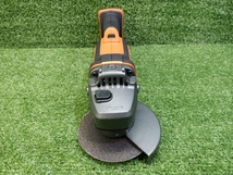 中古 美品 ブラックアンドデッカー BLACK+DECKER 18V コードレス 125mm ディスクグラインダー 2.0Ahバッテリー 充電器 付 BCG720_画像5