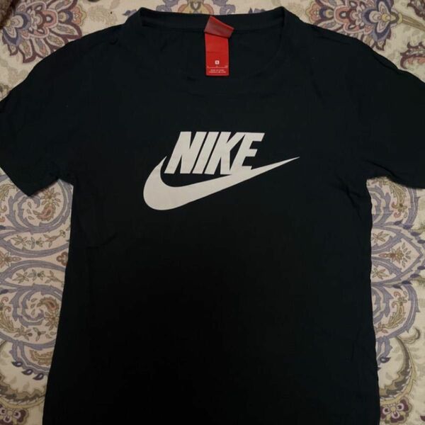 ナイキ　NIKE tシャツ