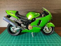 kawasaki ZX12R タミヤ TAMIYA バイク 中古 プラモデル 1/12スケール 完成品 カワサキ _画像7