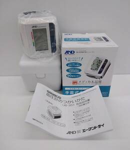 【Pkas-464】A&D エー・アンド・デイ 手首式血圧計 UB-351 通電確認済み 動作不可 (ジャンク品)