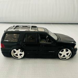 1:24 LINCOLN NAVIGATOR 1/24 リンカーン ナビゲーター CUSTOM SOUND SYSTEMS Jada TOYS DUB CITY ウーハー 左右出しマフラー 部品取りの画像2