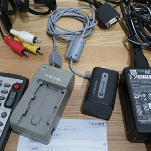 SONY HDR-UX7 DVDビデオカメラ 電池２個 動作確認済みの画像2