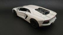 送料込み　KINSMART キンスマート プルバックミニカー　ランボルギーニ・アヴェンタドール　1/38　LP700-4　ホワイト_画像3