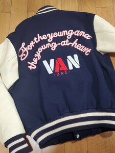 VAN JAC スタジアムジャンパー.サイズM.アーチロゴ(筆記体)サガラ刺繍..袖革