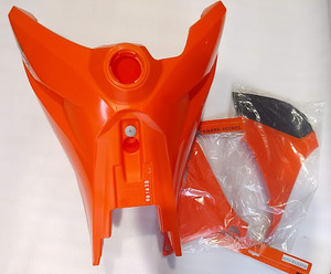 【離島不可】KTM FUEL TANK 13L ガソリンタンク　ビックタンク