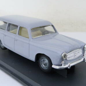 Verem PEUGEOT 403 BREAK プジョー ブレーク 箱付 1/43 フランス製 レジンボディ イイレの画像3