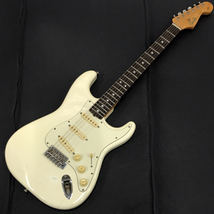 フェンダー ストラトキャスター エレキギター アイボリー ソフトケース付 弦楽器 Fender_画像1