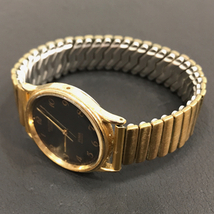 1円 PUMA 腕時計 1535469-70 サザンクロス ラウンド 黒文字盤 ゴールドカラー クォーツ メンズ 社外ベルト A11085_画像5