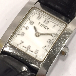 フェンディ クォーツ 腕時計 ベルト社外 ホワイト文字盤 レディース スクエアフェイス ファッション小物 FENDI