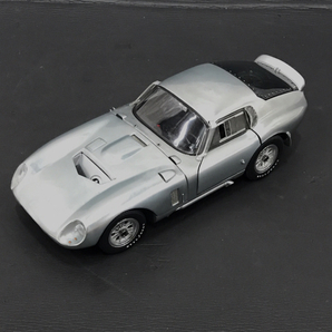 EXOTO 1/18 RACING LEGENDS COBRA DAYTONA COUPE ミニカー 模型 シルバーカラー ホビー おもちゃ QG041-42の画像1