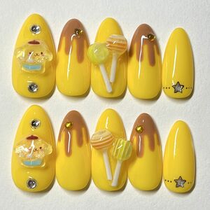 No55.現品限り ネイルチップ 黄色 イエロー 痛ネイル 個性派 サブカル 派手 アメ ポップ