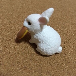 ネコポス■ うさぎ ドーナツ フィギュア 動物 お菓子 スウィーツ