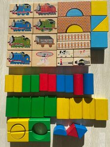 知育玩具 積み木 木製 おもちゃ　機関車トーマス　他の積み木大量とのセット
