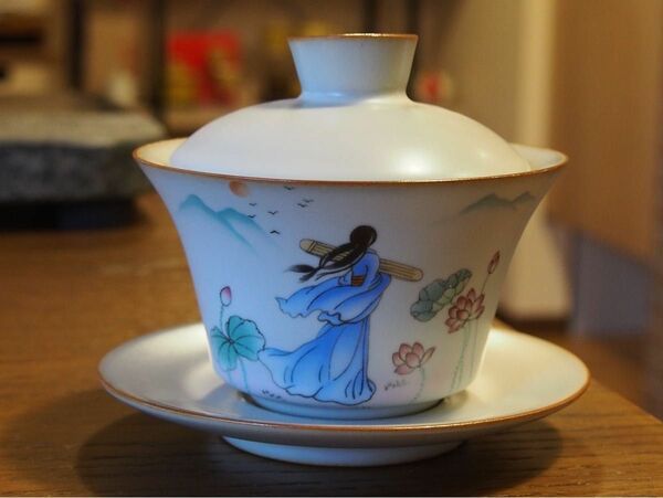 中国茶器　蓋碗　女性ぴったり　汝窯　氷裂　水色