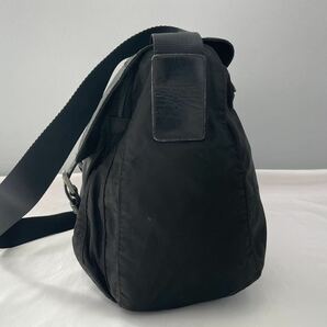 PRADA プラダ メッセンジャーバッグ ショルダーバッグ 斜め掛け ブラック 黒 ナイロン 三角ロゴ メンズ レディース 鞄の画像3
