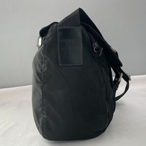 PRADA プラダ メッセンジャーバッグ ショルダーバッグ 斜め掛け ブラック 黒 ナイロン 三角ロゴ メンズ レディース 鞄の画像2
