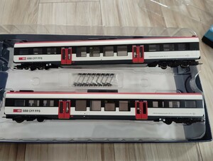 SBB HOゲージ　スイス型鉄道模型　liliput133960 DOMINO 中間車2両 