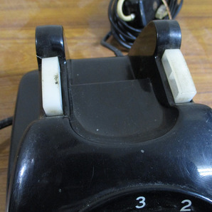 【Y10/K】昭和レトロ 当時物 日本電信電話公社 黒電話 600-A1 ダイヤル式 ジャンクの画像9