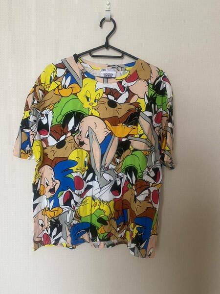 新品◆ZARA ザラ　LOONEY TUNES ルーニーテューンズ　総柄プリントTシャツ◆サイズL