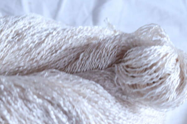 真綿糸　約3000ｄ　１㎏　シルク　絹糸　シルク100％