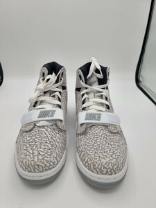 NIKE AIR JORDAN LEGACY 312 AV3922 100 ナイキ　エアジョーダン　レガシー　312