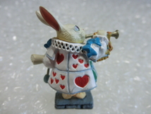 即決 不思議の国のアリス 白ウサギ 布告役姿 フィギュア 海洋堂 ルイス・キャロル John Tenniel Alice in Wonderland White Rabbit Figure_画像3