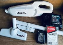 Makita マキタ 充電式クリーナ コードレス 掃除機 10.8V CL107FD 紙パック式 DC10SA BL1015 急速充電器 バッテリー_画像1