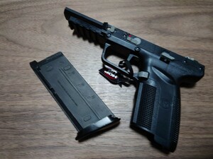 東京マルイ FN 57 ガスガン Five-seveN(FN5-7) ブラック　フレーム　マガジン