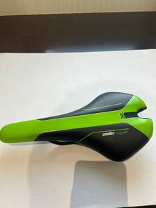 ロードバイク　サドル　Selle Royal Seta S1