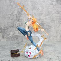 ONE PIECE ワンピース × ナミ ★ 海外限定品　23.5CM　フィギュア_画像1